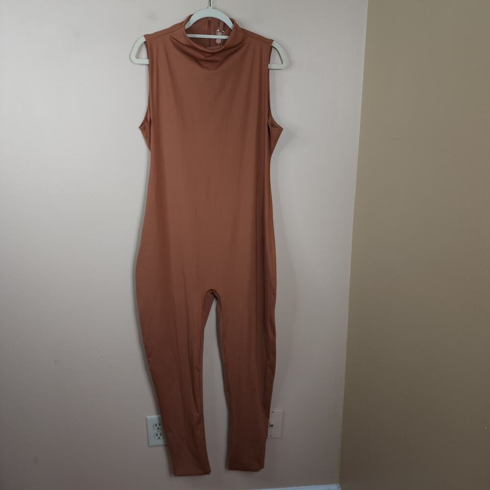 SKIMS Sleeveless Mock Neck One Piece Bodysuit Catsuit in Carmel Size 3X
